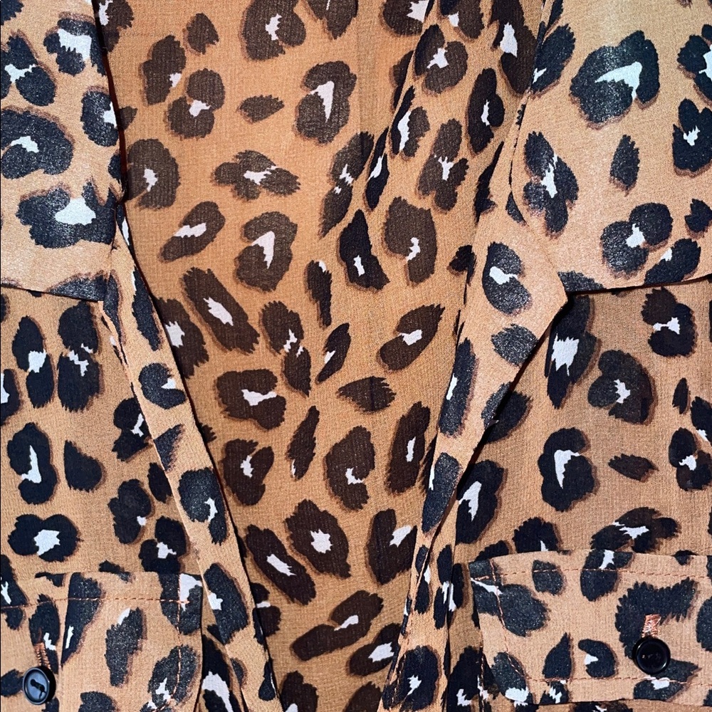Leopard Print Tie-Front Blouse ๐๐ค - Picture 8 of 16